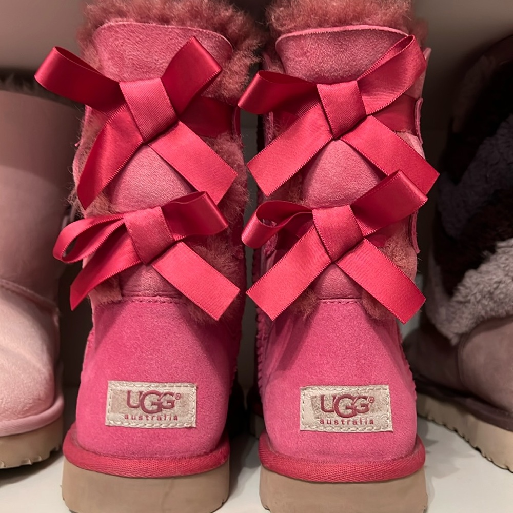 Ugg Bailey Bow - image 1